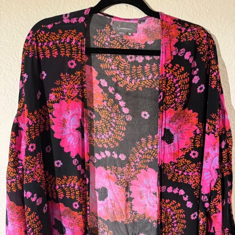 New Anthropologie Amaryllis Duster Kimono Robe Kaftan Pink Black Floral Cover Up - Picture 4 of 9